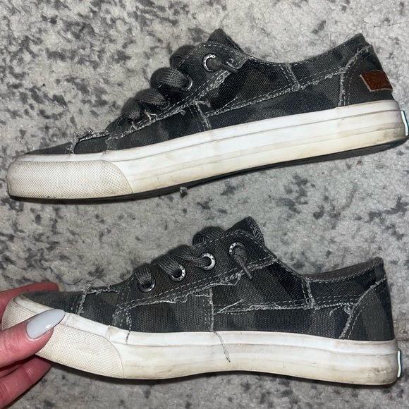 BLOWFISH | ‘Maxine’ Camo Slip-On Sneaker - Picture 7 of 8